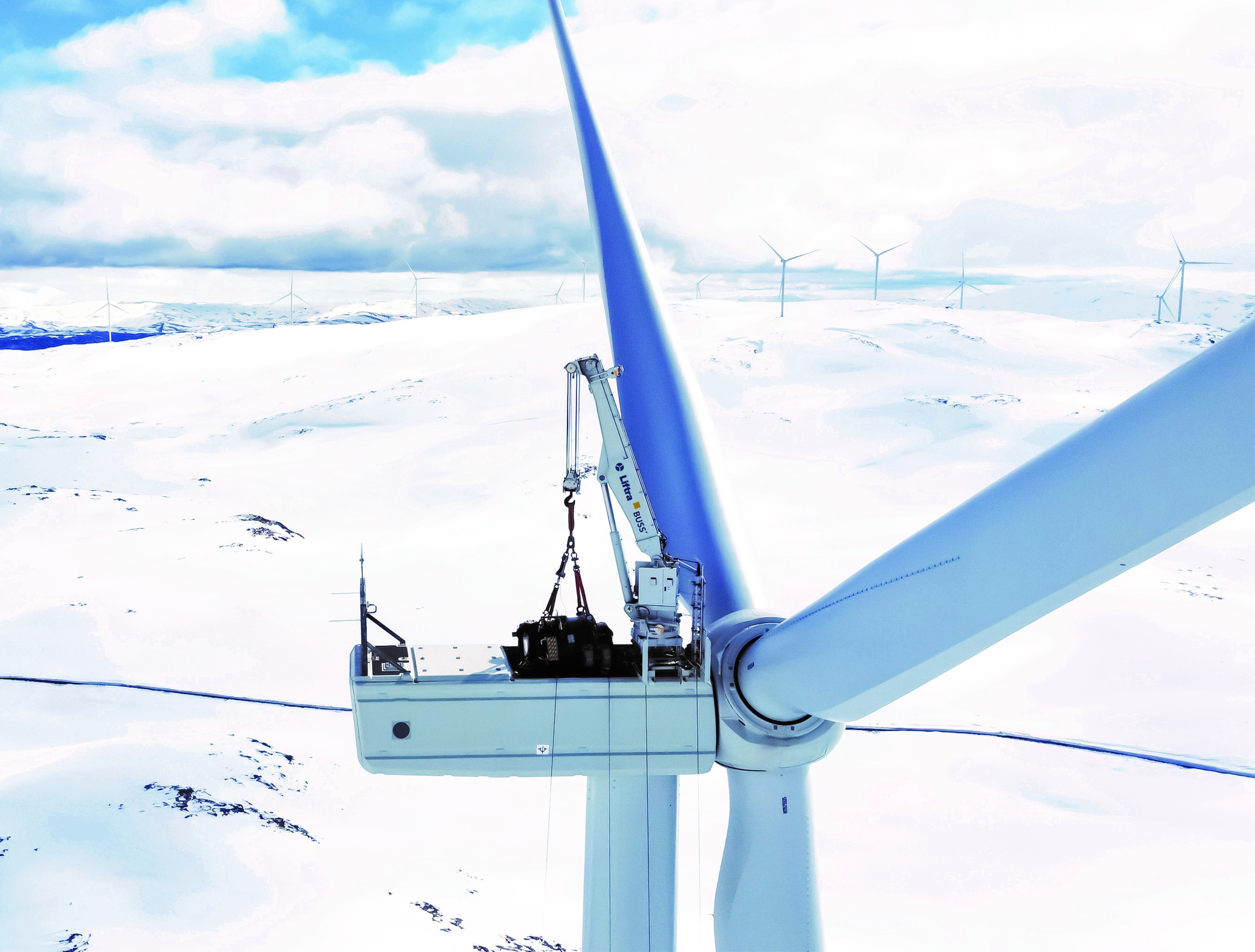 Buss becomes the first independent Liftra Self-Hoisting Crane Service provider in Europe!